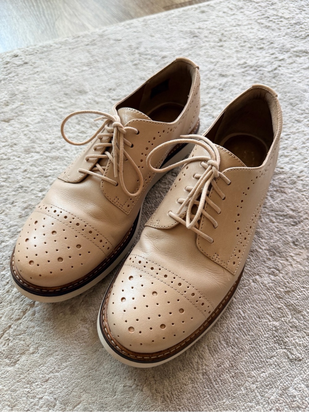 Clarks Nude Genuine Leather Brogue Wingtip Oxfords 8